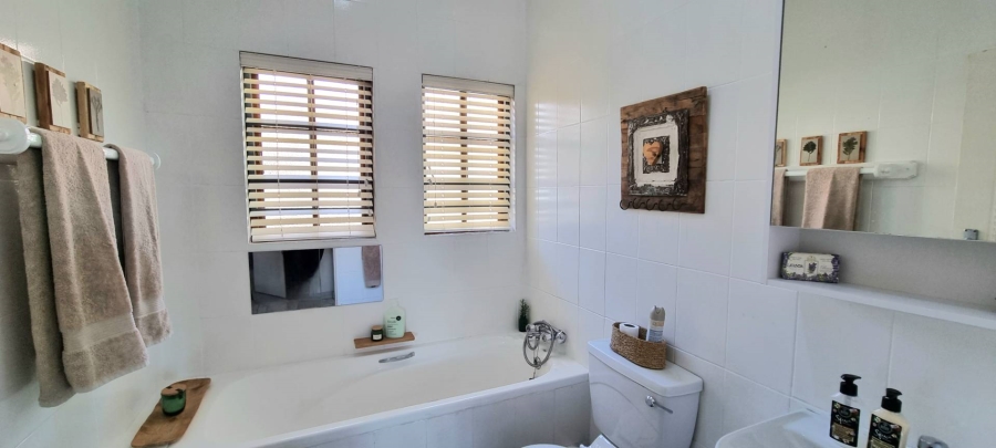 3 Bedroom Property for Sale in Pentagon Park Free State